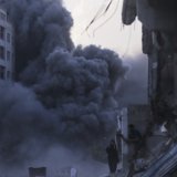 L'armée israélienne continue de bombarder Gaza-ville en vue de son assaut contre la ville. KEYSTONE/AP/Yousef Al Zanoun
